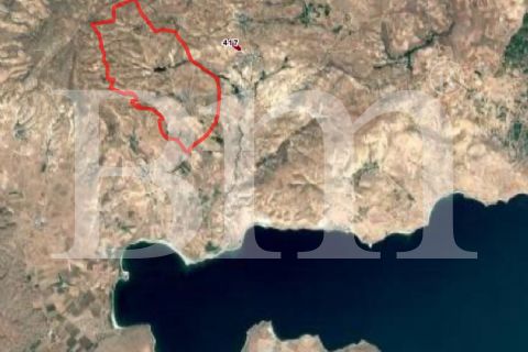  bm'den van erçişte 53.000m2 yol kenarı düz tarla
