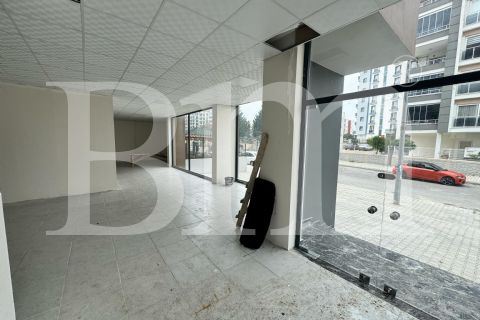 bm'den 32.cadde civ. 150m2 tek dükkan ve 150m2 dış alan