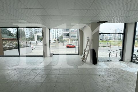 bm'den 32.cadde civ. 150m2 tek dükkan ve 150m2 dış alan