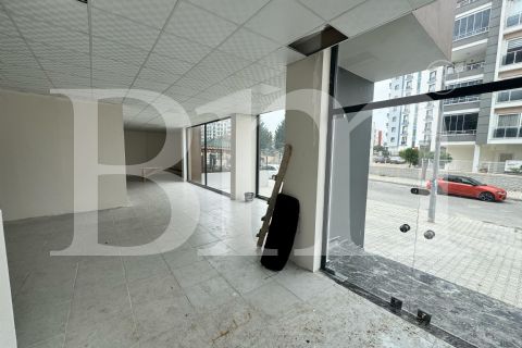 bm'den 32.cadde civ. 150m2 tek dükkan ve 150m2 dış alan