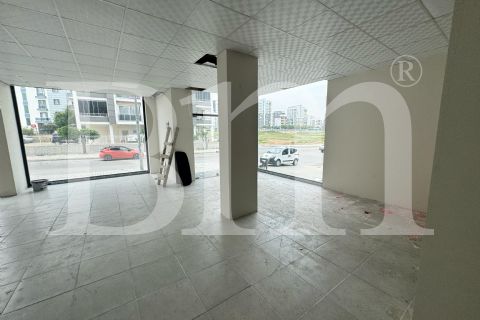 bm'den 32.cadde civ. 150m2 tek dükkan ve 150m2 dış alan