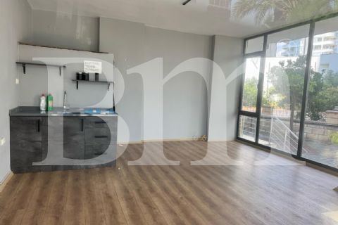 bm''den adnan menderes civ. sahile yakın köşe dükkan 35m2