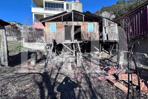 BM'DEN FINDIKPINARINDA MERKEZDE 156+142m2 İMARLI ARSA