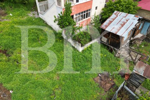BM'DEN FINDIKPINARINDA MERKEZDE 156+142m2 İMARLI ARSA