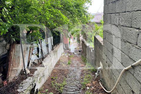 BM'DEN FINDIKPINARINDA MERKEZDE 156+142m2 İMARLI ARSA