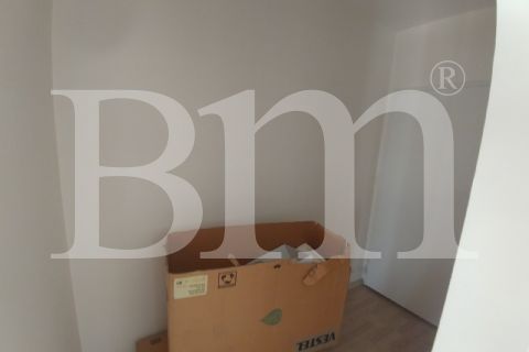bm''den gelecek koleji civ. soli 'de geniş otoparklı 2+1 daire