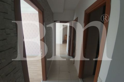 bm''den gelecek koleji civ. soli 'de geniş otoparklı 2+1 daire