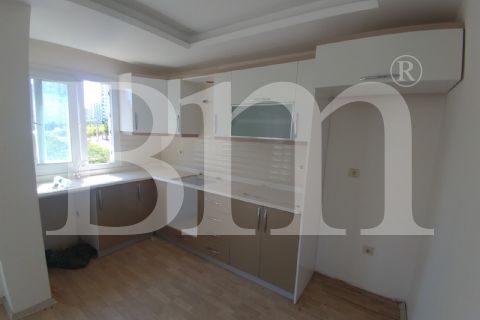 bm''den gelecek koleji civ. soli 'de geniş otoparklı 2+1 daire