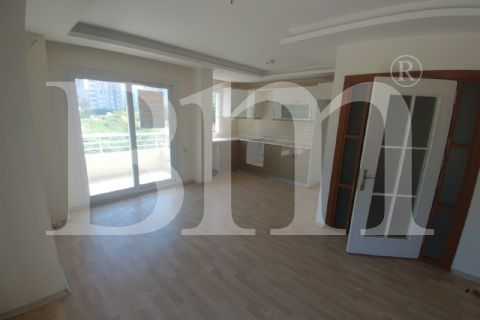 BM'DEN GELECEK KOLEJİ CİV. SOLİ 'DE GENİŞ OTOPARKLI 2+1 DAİRE