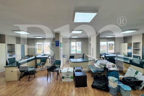 BM'DEN İSTASYON KARŞISI FULL EŞYALI OFİSLER