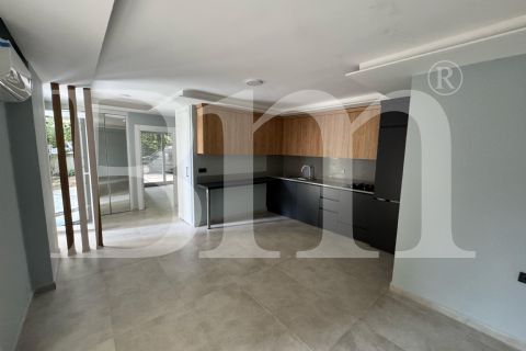 BM'DEN MARİNA CİV. SIFIR YAPILI EKSTRALI BAHÇELİ 1+1 OFİS