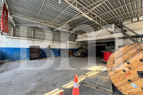 bm'den mersin büyük sanayide 466m2 yüksek tavanlı dükkan