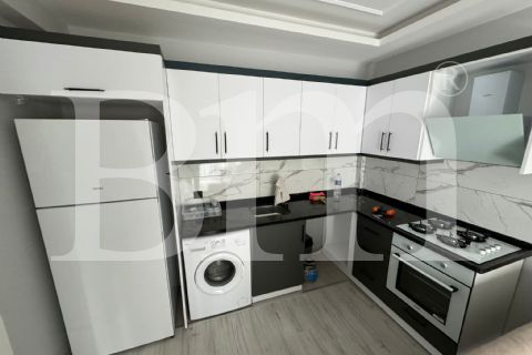 bm'den mezitli kuyuluk civ.havuzlu sitede 1+1 full eşyalı daire