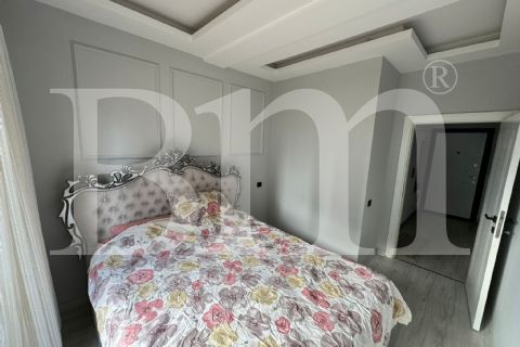 bm'den mezitli kuyuluk civ.havuzlu sitede 1+1 full eşyalı daire