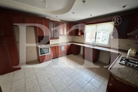 bm'den mezitli mendereste gmk'ya yakın 4+1 200m2 daire