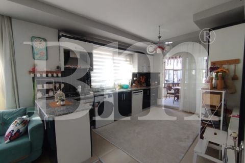 bm''den mezitli'de 3+1 150m2 net masrafsız temiz daire