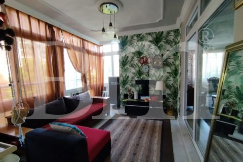 bm'den tece'de denize sıfır 3+1 full eşyalı güvenlikli havuzlu daire