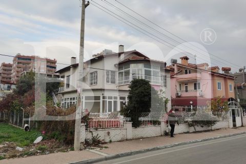 bm'den viranşehirde cadde üzeri ticari nitelikli 410m2 villa